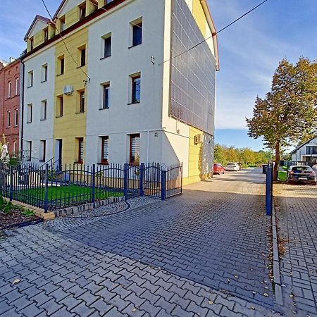 Apartament Radiostacja III Z Ogrodkiem, Parking Free Ґлівіце Екстер'єр фото